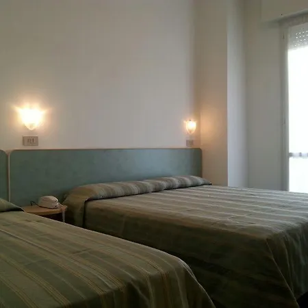 Globus Hotel 3*