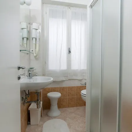 Hotel Globus 3*
